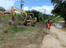 Cegah Luapan Lumpur, Pemkab Wajo Lakukan Pengerukan Drainase di Jalan Andi Unru