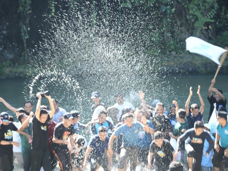 Peserta LMD 1 BKPRMI Provinsi Sulawesi Selatan mengikuti kegiatan Outbound di Masamba. 