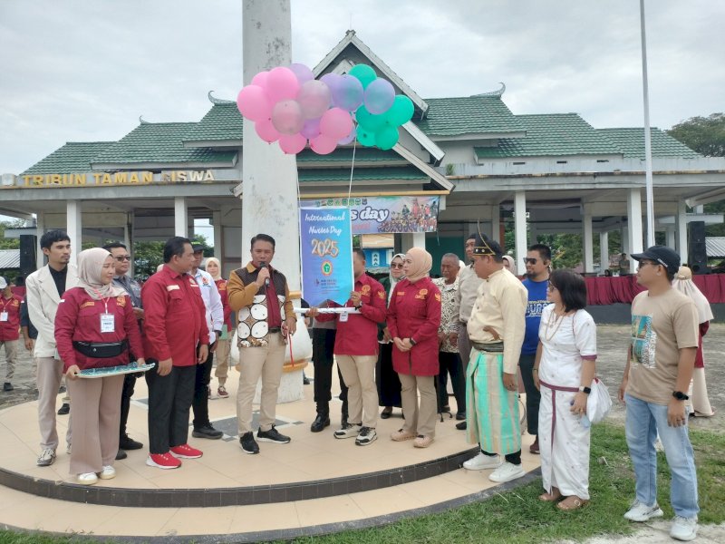 Peringatan Hari Perawat Internasional (International Nurses Day) 2025 di Lutra. 