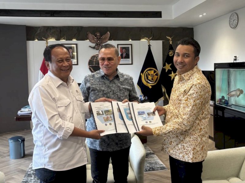 Bupati Luwu Utara Andi Abdullah Rahim melakukan audiensi dengan Wakil Menteri Perhubungan Suntana. 
