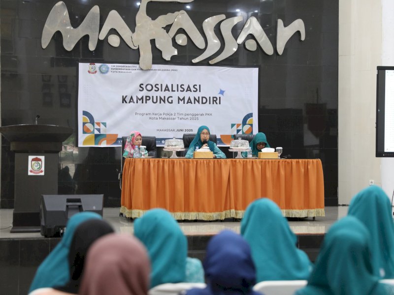 Sosialisasi Kampung Mandiri bagi para pelaku UMKM binaan, di Baruga Anging Mammiri. 