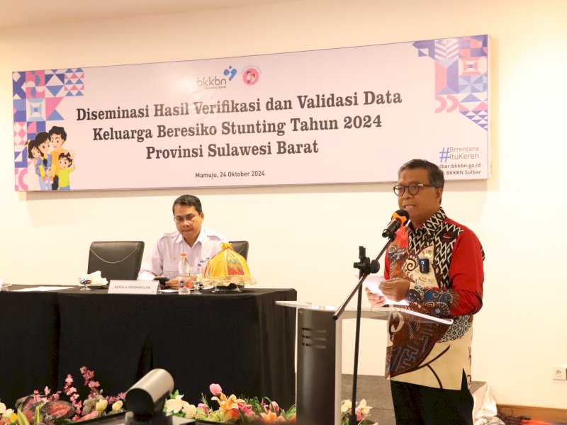 Sekprov Sulbar Muhammad Idris saat membuka kegiatan Diseminasi Hasil Verifikasi dan Validasi Data Keluarga Beresiko Stunting Tahun 2024. (Ist)