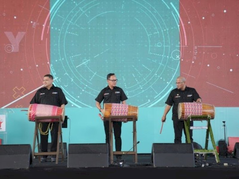 Gelaran Indonesia Youth Summit (IYS) 2025 resmi dibuka di Lapangan Karebosi, Kota Makassar. 