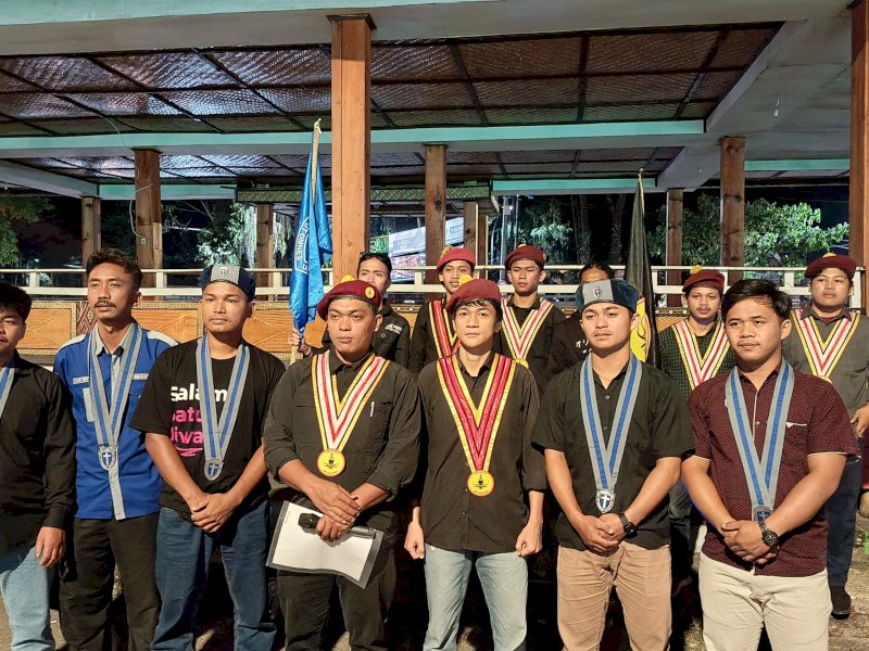 Para aktivis PMKRI dan Gerakan Mahasiswa Kristen Indonesia Tator. 