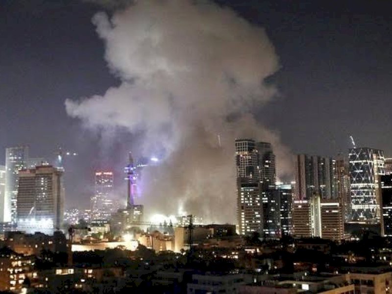 Rudal Iran kembali menghantam wilayah Israel. (int) 