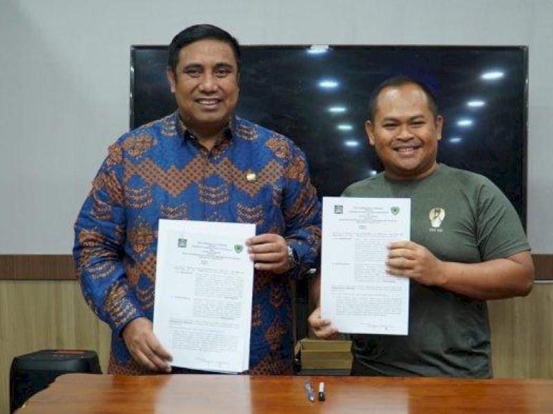 Bupati Maros Chadir Syam menandatangani MoU dengan Kodim 1422/Maros.