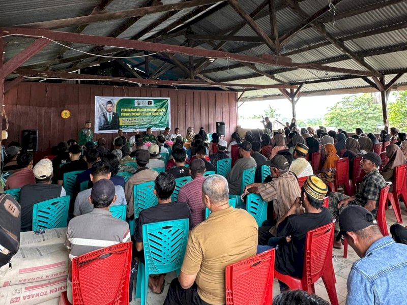 Wakil Ketua DPRD Sulawesi Selatan Sufriadi Arif melakukan kegiatan pengawasan pelaksanaan APBD di Desa Wajo Riaja