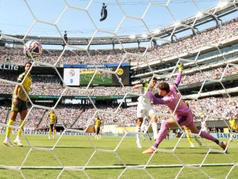 Real Madrid menjebol gawang Dortmund. (int) 