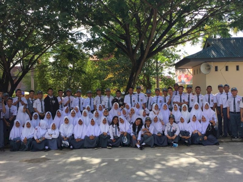 Siswa SMA Negeri 8 Luwu Utara. 