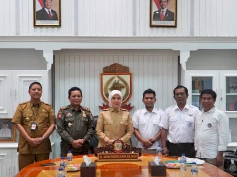 Wawali Aliyah Mustika menerima jajaran Pengurus Pasukan 08 Kota Makassar di Ruang Wakil Wali Kota. 