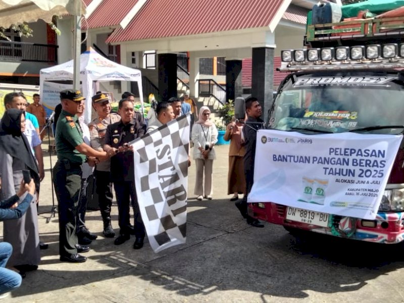 Pemerintah Kabupaten Wajo bersama Perum Bulog resmi meluncurkan bantuan pangan beras. 