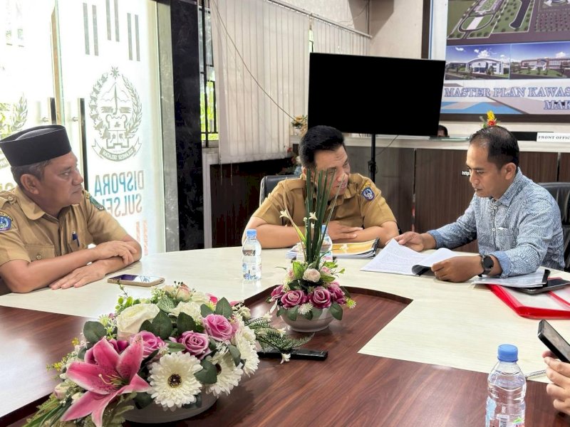 Kadisporapar Luwu Utara Saleh bertemu Kadispora) Sulsel Suherman, Senin (21/7), di Kantor Dispora Sulsel. 