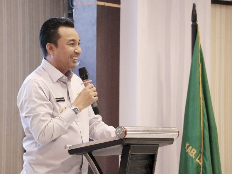 Bupati Luwu Utara, Andi Abdullah Rahim membuka rakor Disdukcapil se-Sulsel. 
