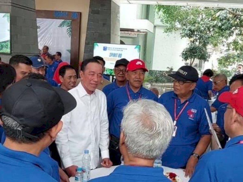 Jokowi menghadiri reuni Fakultas Kehutanan UGM. 