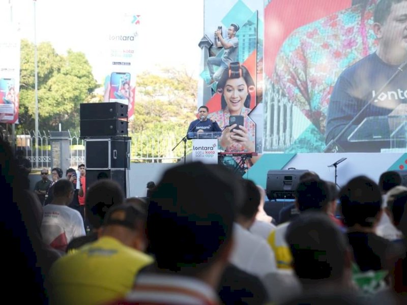 Wali Kota Munafri Arifuddin meluncurkan aplikasi Lontara+.