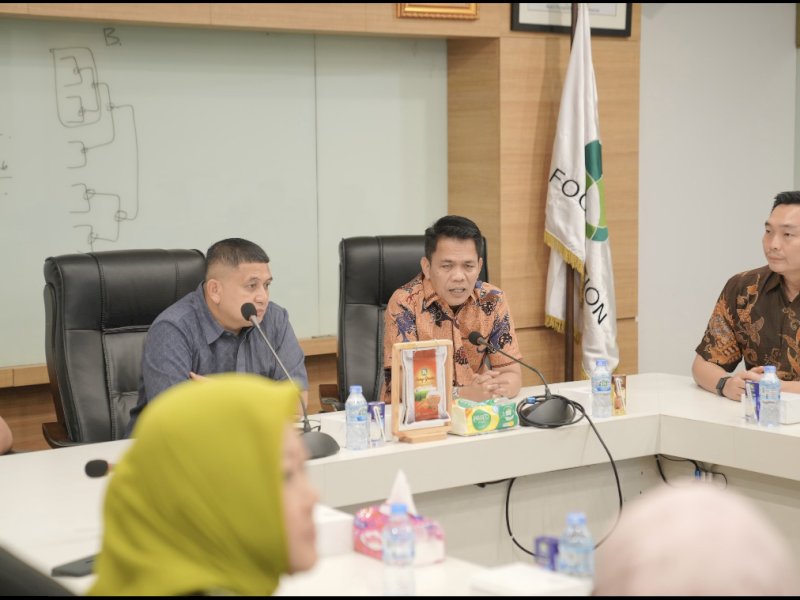 Wali Kota Makassar Munafri Arifuddin melakukan kunjungan kerja ke Food Station Tjipinang Jaya. 