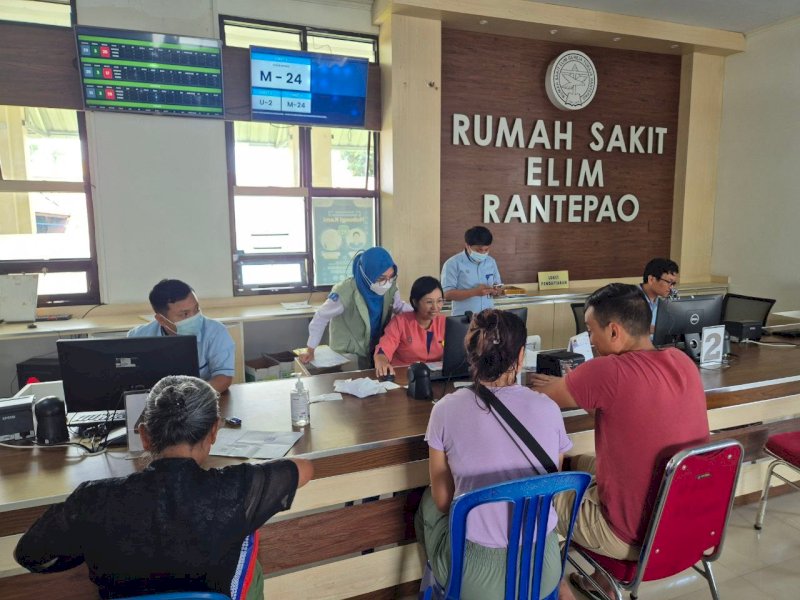 Suasana pelayanan di RS  Elim Rantepao. 