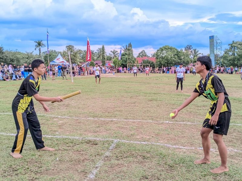 Lomba Kasti yang digelar di Desa Baloli Luwu Utara. 