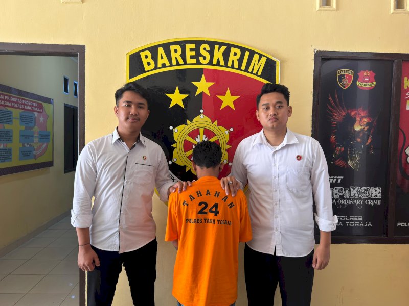 Tersangka penipuan saat diamankan di Polres Tator. 