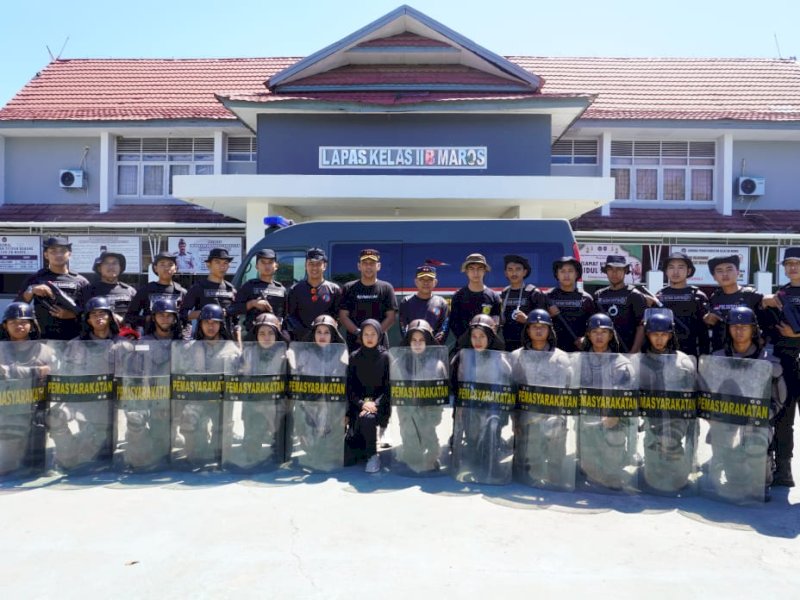 Tim ERT internal Lapas Maros. 