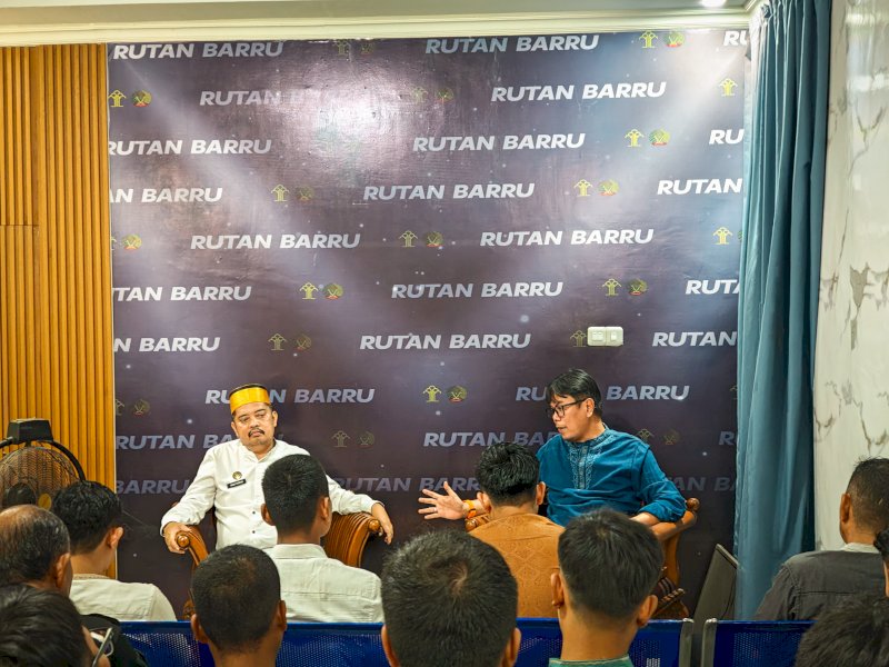 Kepala Rutan Barru, Amsar memimpin rapat bersama seluruh petugas pengamanan Rutan Barru.