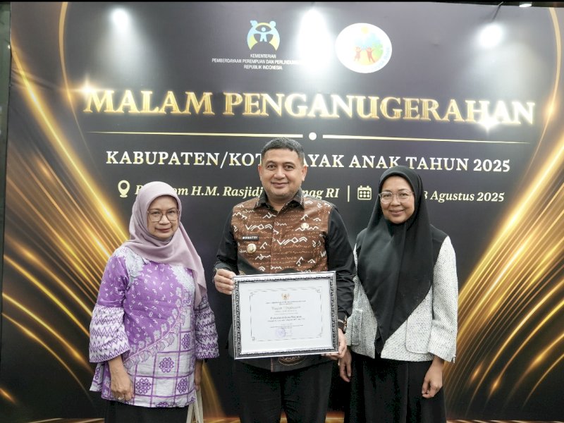 Pemerintah Kota Makassar meraih penghargaan Kota Layak Anak (KLA) Kategori Nindya dari Kementerian Pemberdayaan Perempuan dan Perlindungan Anak (PPPA).