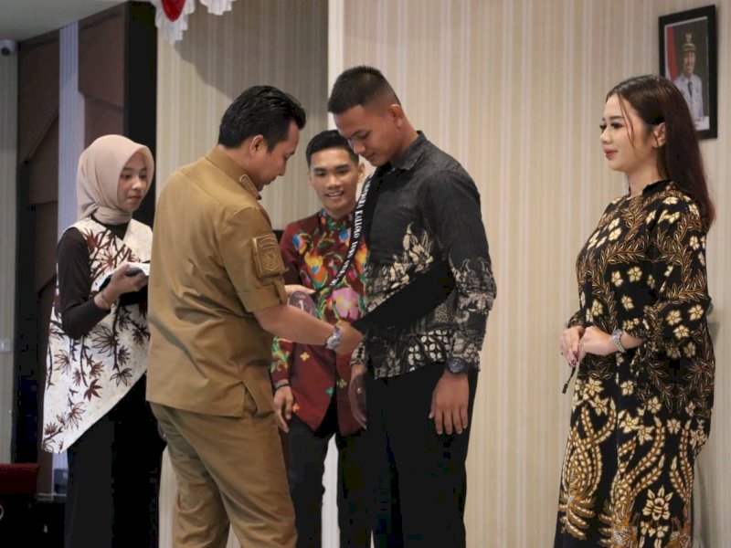 Bupati Andi Abdullah Rahim membuka ajang pemilihan Ana'dara Kallolo Lutra. 