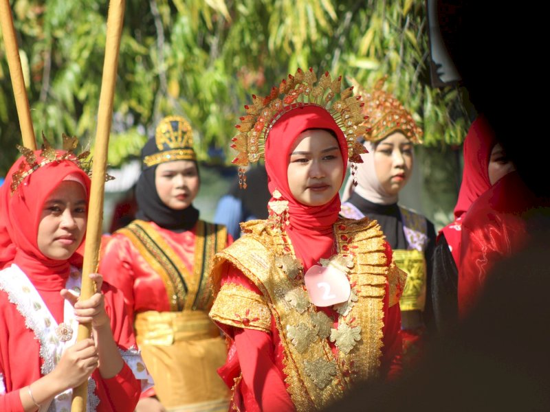 Kirab budaya di Luwu Utara. 