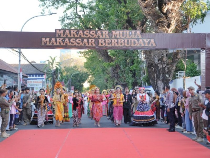 Atraksi budaya pada peringatan Bulan Budaya 2025 di Kota Makassar. 