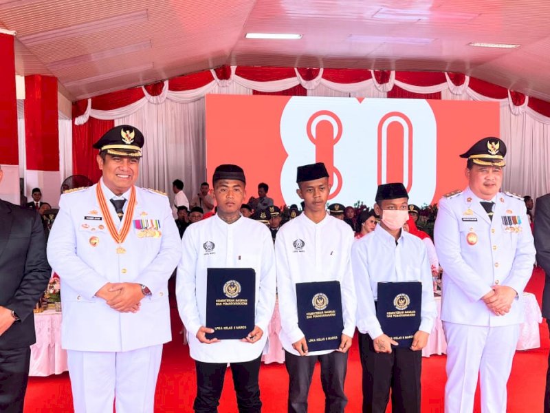 Upacara pemberian remisi kepada warga binaan Lapas Maros. 