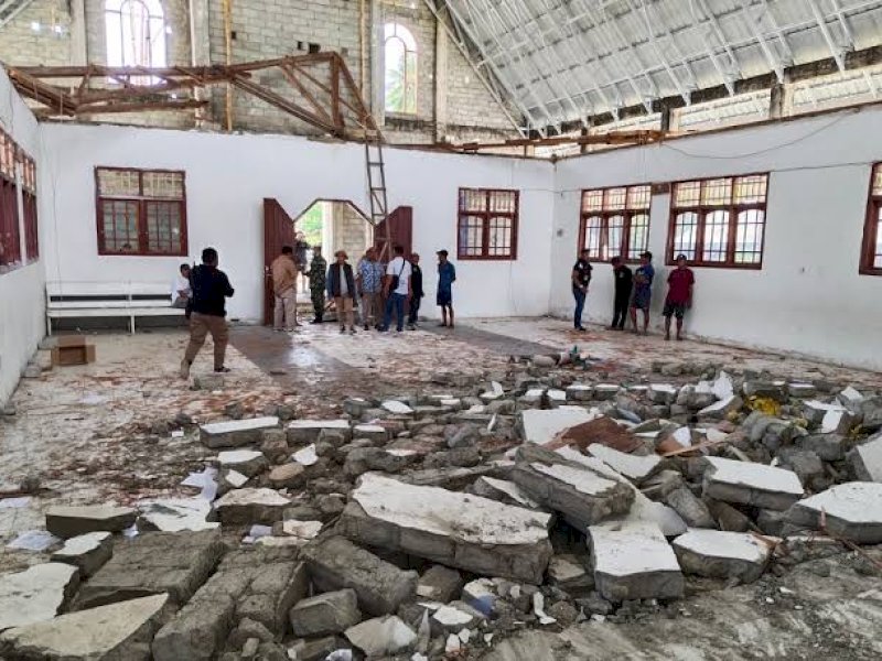 Lokasi reruntuhan tempat pasangan suami istri tewas. 