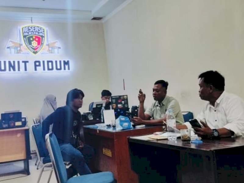 Benyamin Kunne saat melapor ke Polres Palopo, Selasa 19 Agustus 2025.