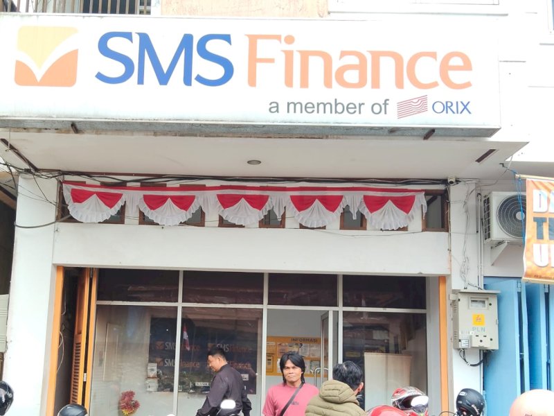 Kantor SMS Finance Toraja. 