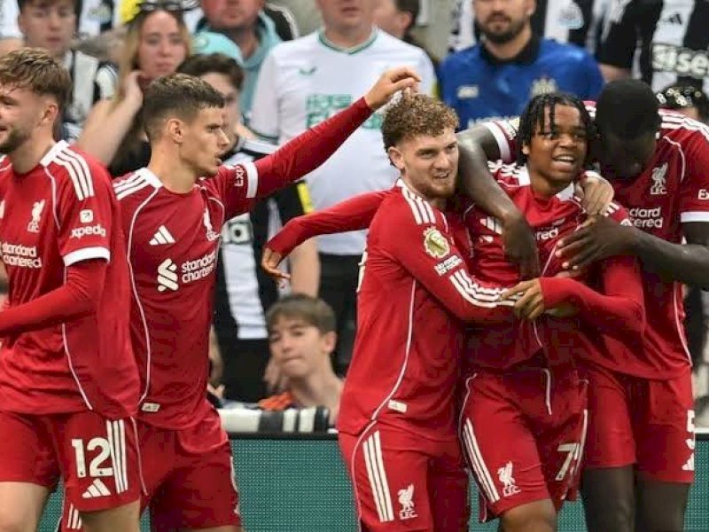 Pemain Liverpool merayakan gol ke gawang Newcastle. (int) 