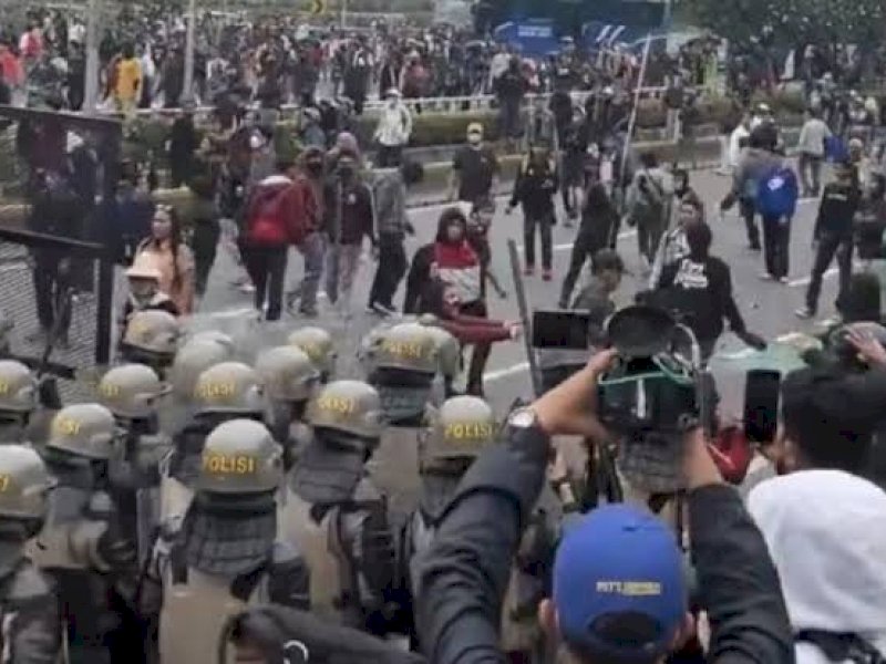 Aksi unjuk rasa kemarin di Jakarta. 