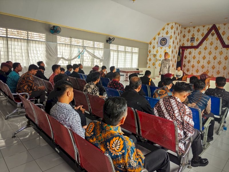 Pertemuan rutin dengan seluruh jajaran pengamanan di Aula Saharjo Rutan Barru. 