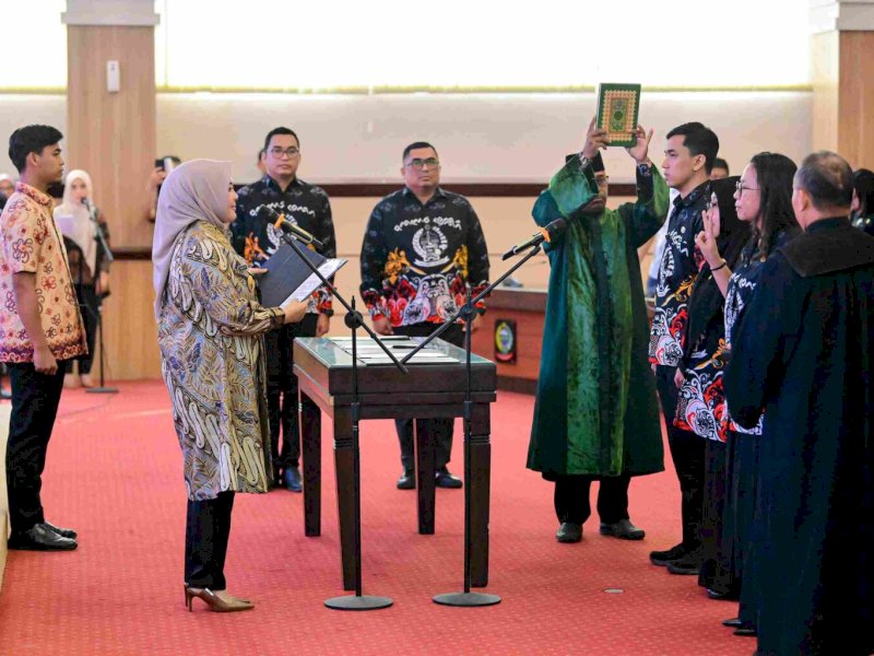 Wakil Gubernur Sulawesi Selatan Fatmawati Rusdi melantik 65 pejabat fungsional lingkup Pemprov Sulsel. 