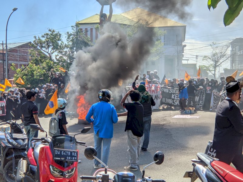 Demo bertajuk September Hitam di Wajo. 