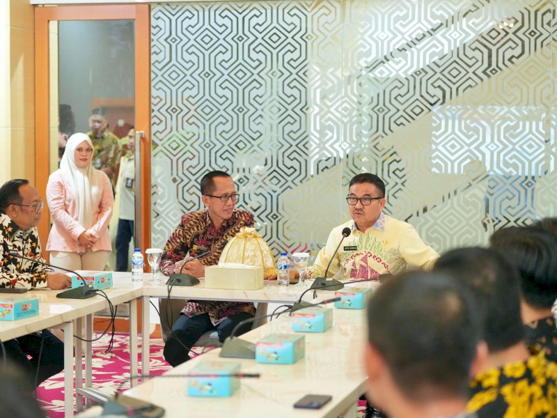 Sosialisasi Jaringan Dokumentasi dan Informasi Hukum (JDIH) di Ruang Toraja, Kantor Gubernur Sulsel. 
