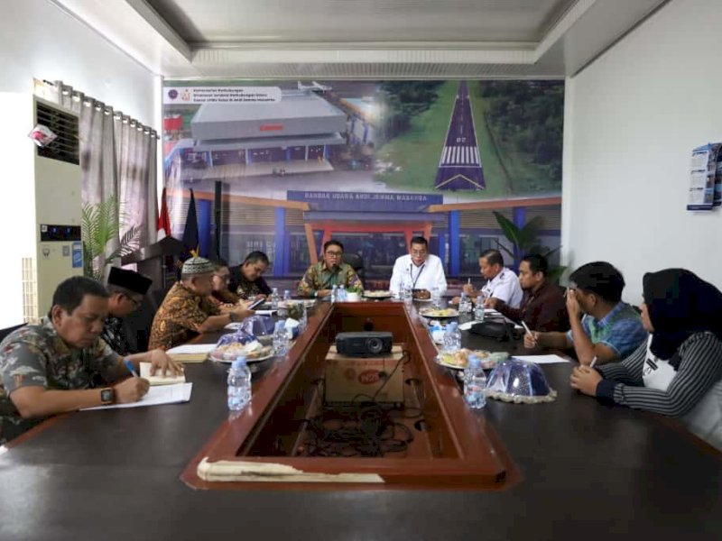 Rapat Persiapan Pendaratan Perdana Pesawat ATR 72.