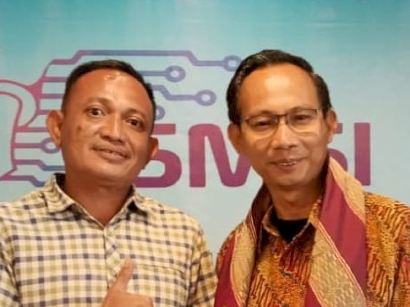 Plt Ketua SMSI Wajo Andi Erwin (kiri) 