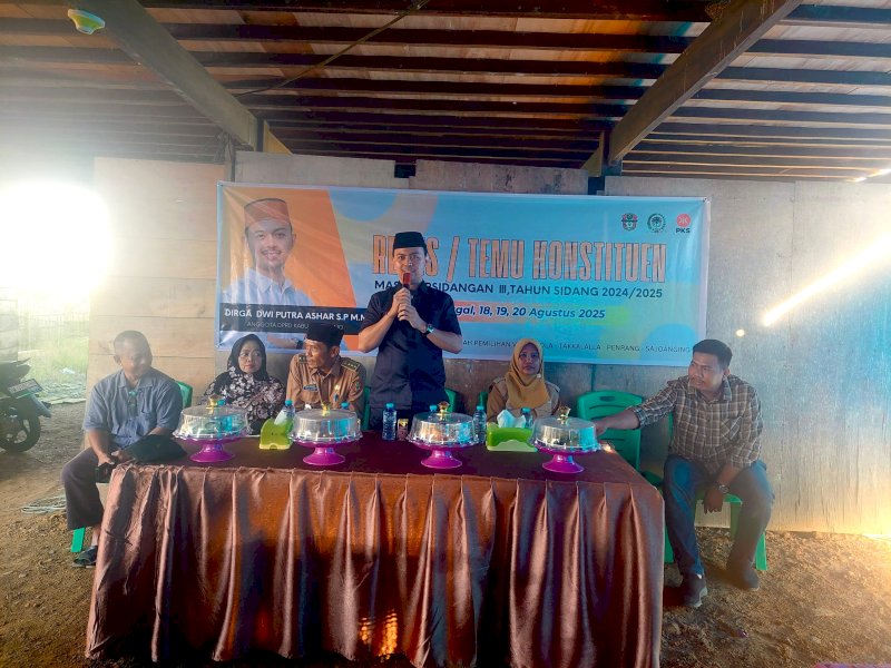 Anggota DPRD Wajo Dirga Dwi Putra Ashar melakukan reses di Kelurahan Assorajang, Kecamatan Sajoanging. 