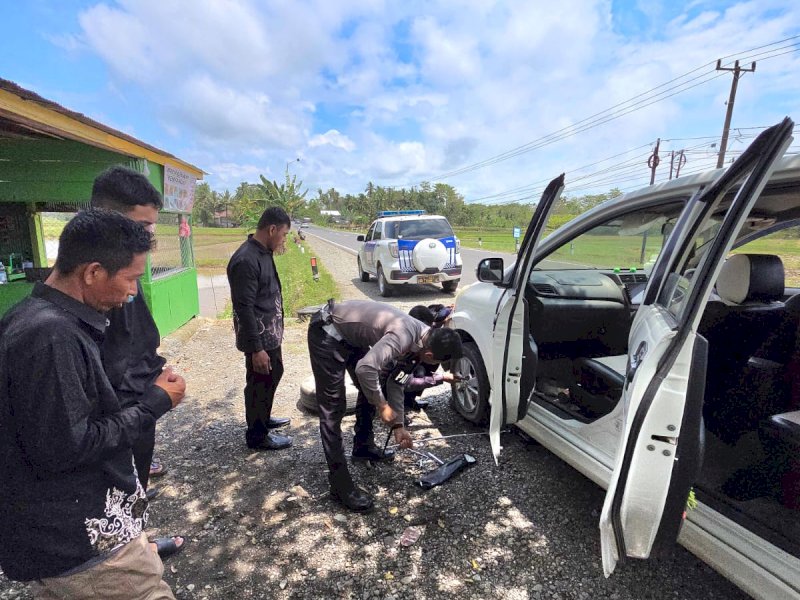 Unit Turjawali Sat Lantas Polres Wajo  melaksanakan kegiatan Polantas Menyapa. 