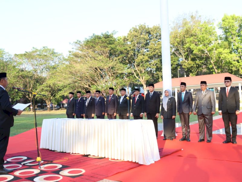 Bupati Wajo Andi Rosman  melantik pejabat eselon II. 