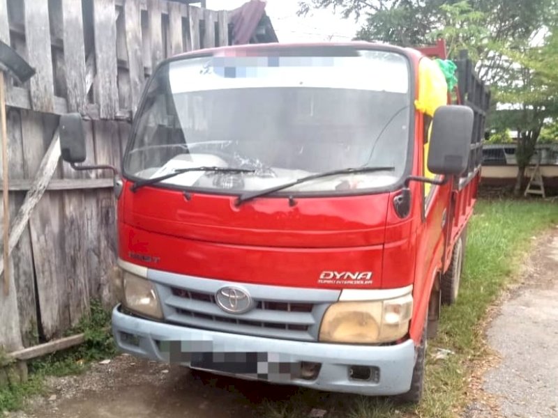 Mobil milik Benyamin Kunne yang kini diamankan Polres Palopo. 