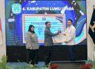 Dorong Kesadaran Hukum Masyarakat, Bupati Lutra Terima Penghargaan dari Kemenkum