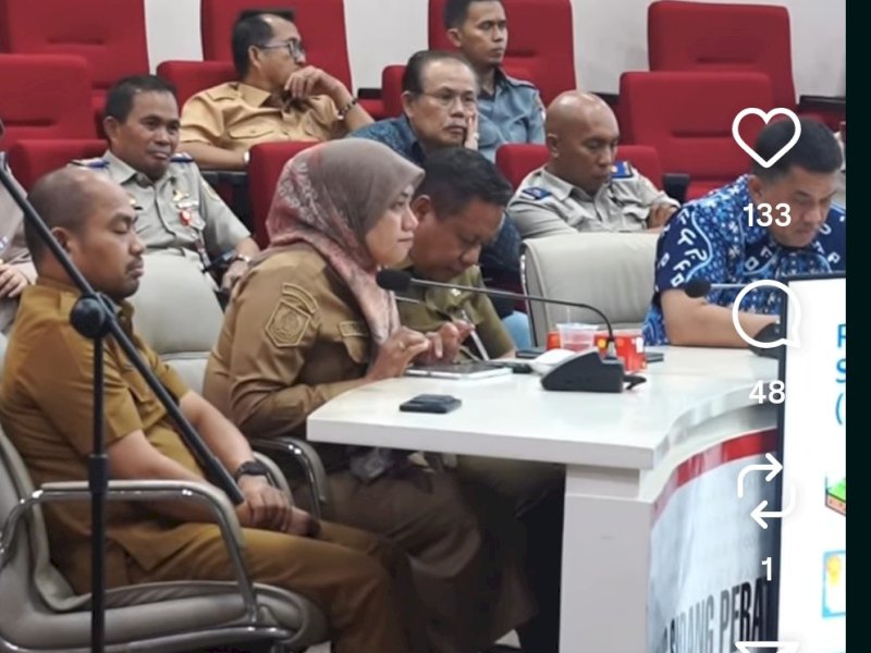 Kepala Dinas Pekerjaan  Umum Kota Makassar Zuhaelsi Zubir menghadiri 
rapat koordinasi Pemkot dengan Badan Pertanahan Nasional (BPN) Kota Makassar terkait penertiban aset.