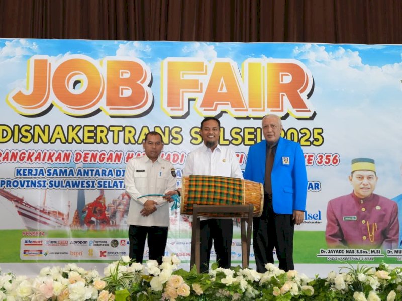 Gubernur Sulawesi Selatan Andi Sudirman Sulaiman secara resmi membuka Bursa Kerja (Job Fair) Dinas Tenaga Kerja dan Transmigrasi Provinsi Sulawesi Selatan 2025.