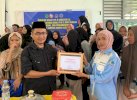 Lukman Hamarong Terima Penghargaan PIK-R Generik SMAN 4 Luwu Utara