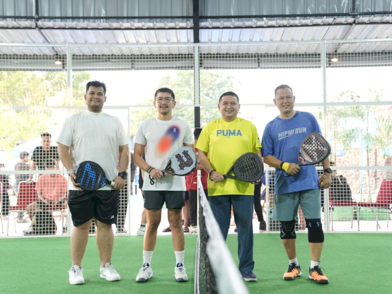 Wali Kota Munafri Arifuddin membuka turnamen padel yang diinisiasi HIPMI Sulsel.